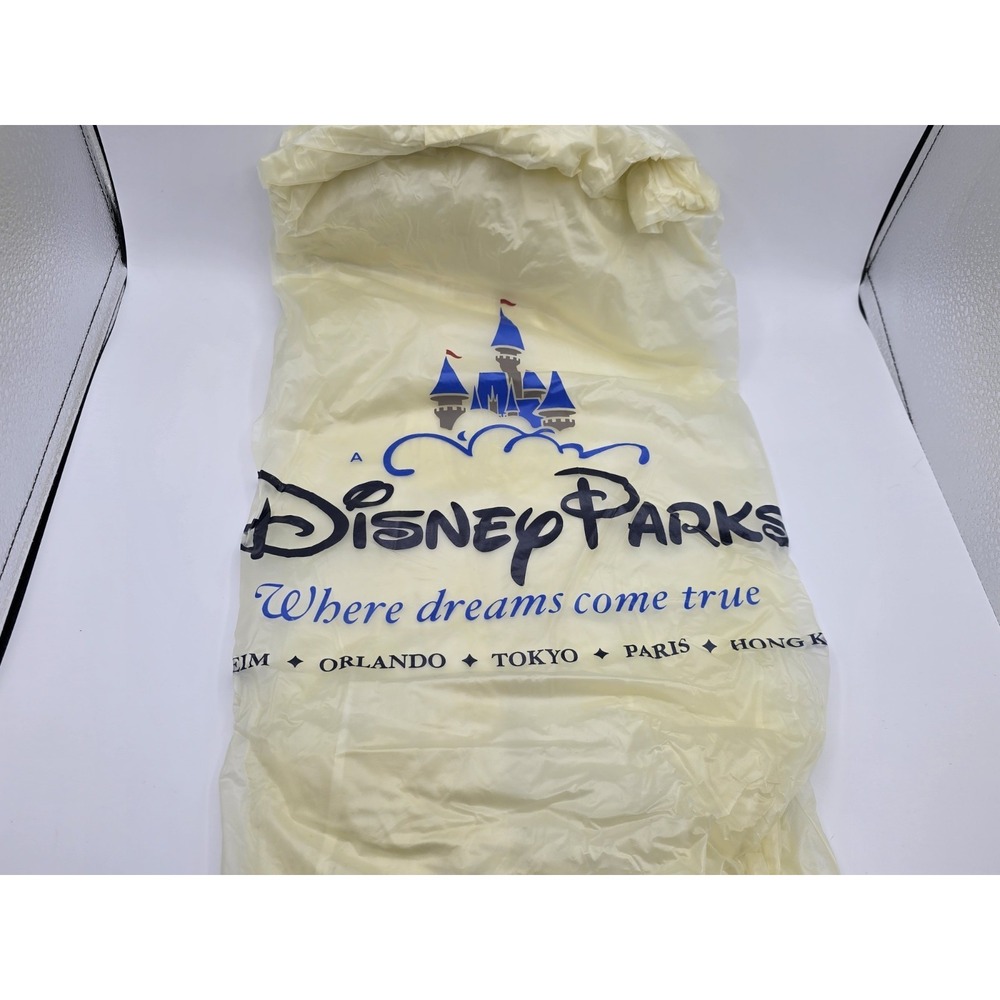 VINTAGE Disney World Parks Around The World Castle‎ Rain Adult Poncho